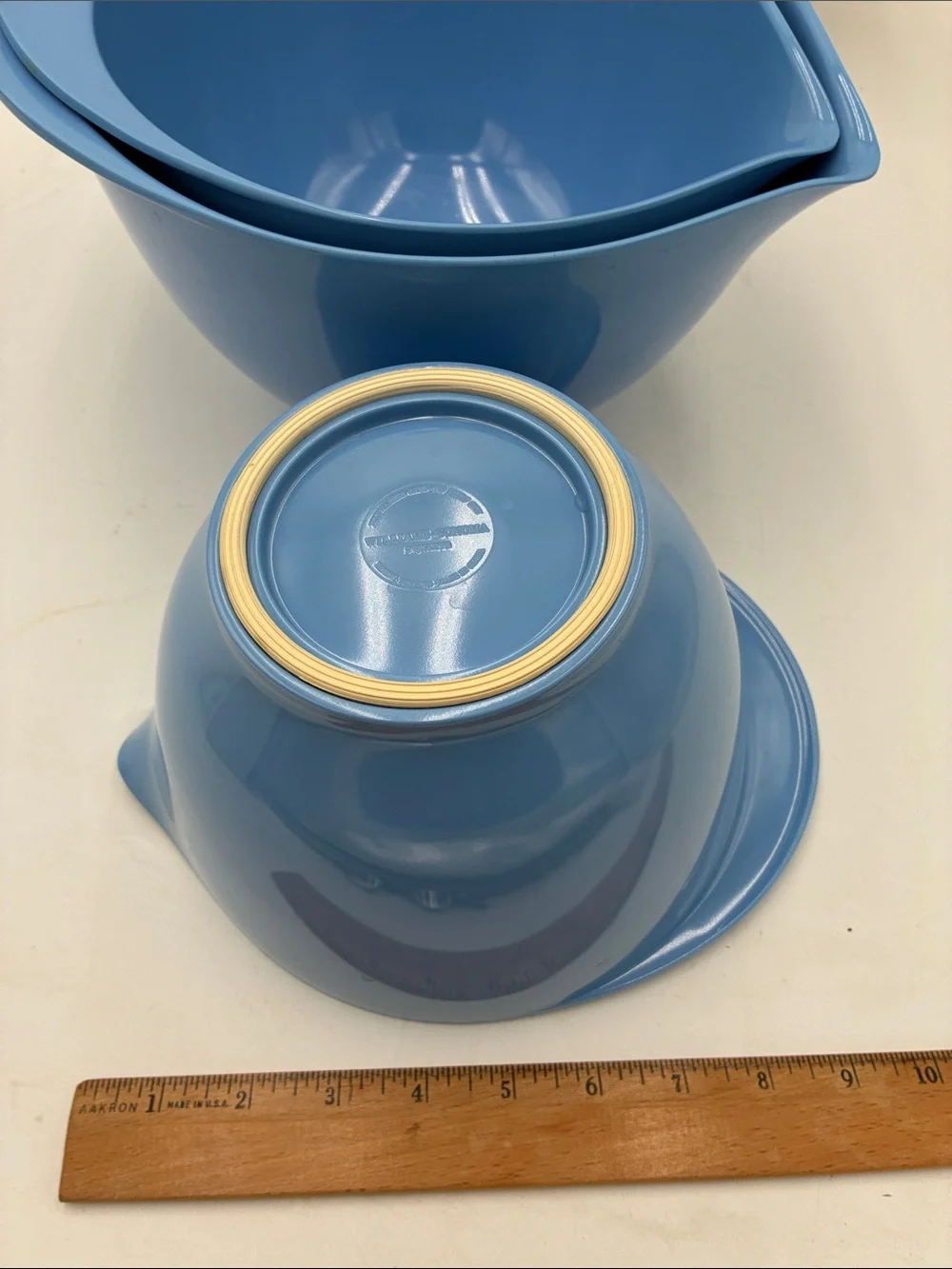 Williams Sonoma Set of 3 Stackable Melamine Blue Mixing Bowls
